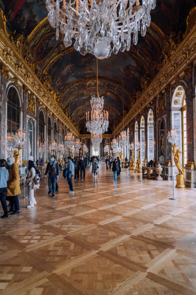  Versailles: The Jewel of French 