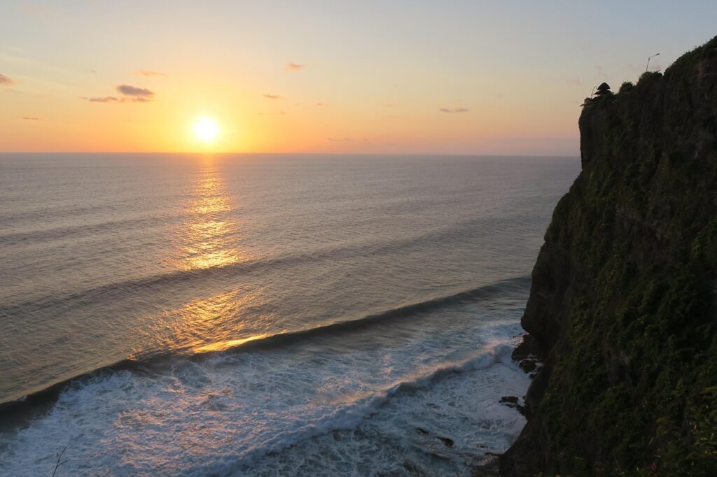 Bali: Weather, Seasons, and Surfing